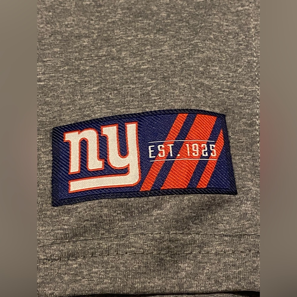 New York Giants long sleeved shirt​ - Picture 3 of 4